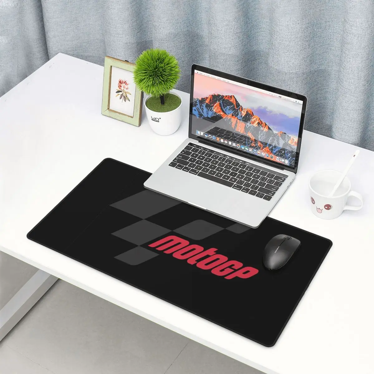Essential Gaming Accessories - Büyük Mouse Pad Moto GP Logosu